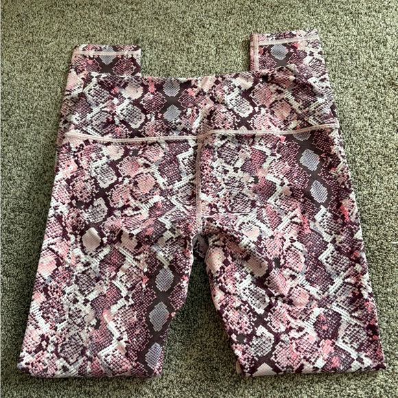 Victoria Sport - Knockout Leggings by Victoria’s Secret - Picture 3 of 3